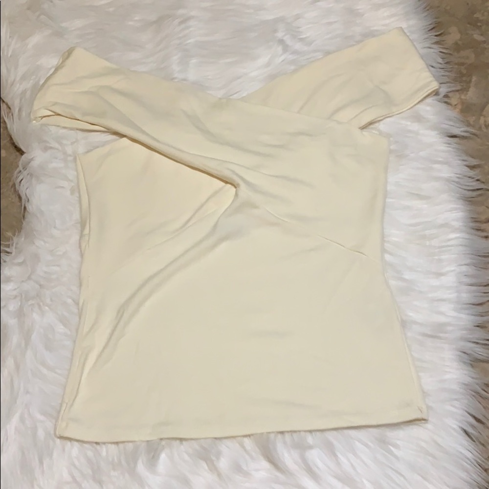 Off the shoulder cross shirt